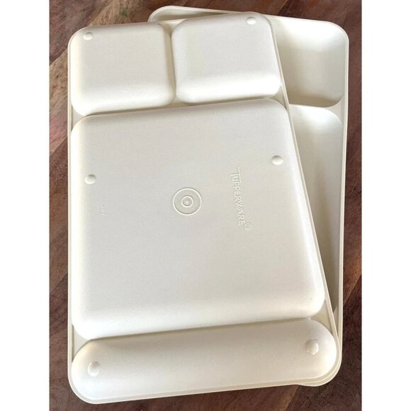 Vintage Tupperware #1535 Beige Almond Lunch Divided Food Trays 15"x9" Lot Of 5 - Picture 3 of 4
